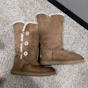 Chestnut button Uggs size 11